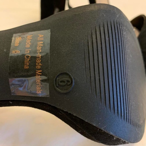 Size 6 Windsor Store Black Heels - Picture 4 of 4